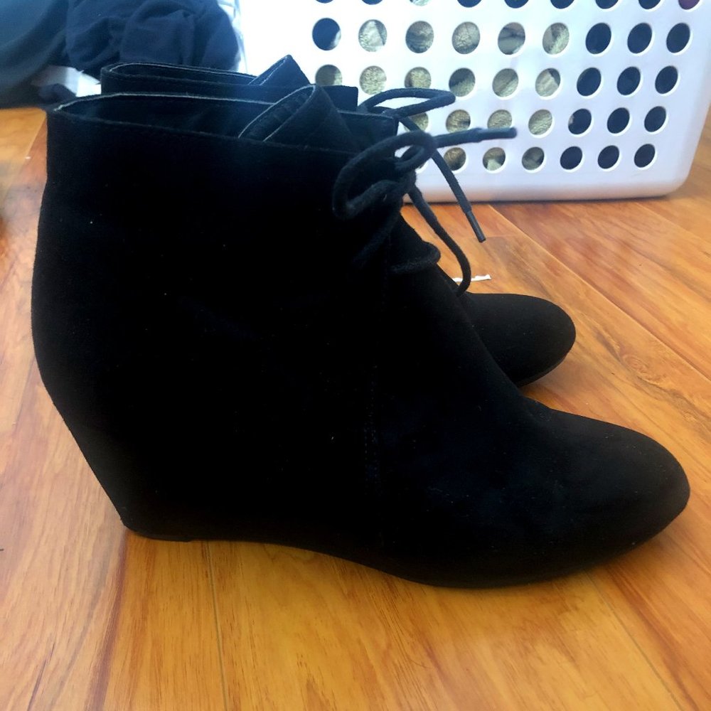 New Direction Black Wedges